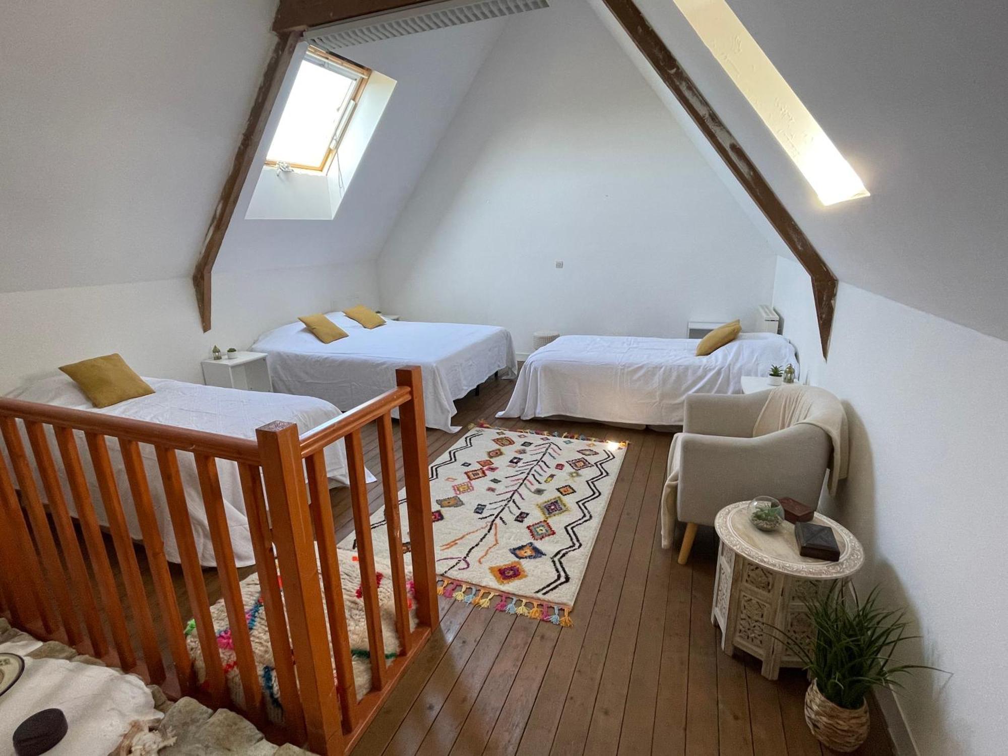 Le Manoir Des Doyens Loft - Sleeps 8 - Breakfast Included! Bed & Breakfast Bayeux Exterior photo